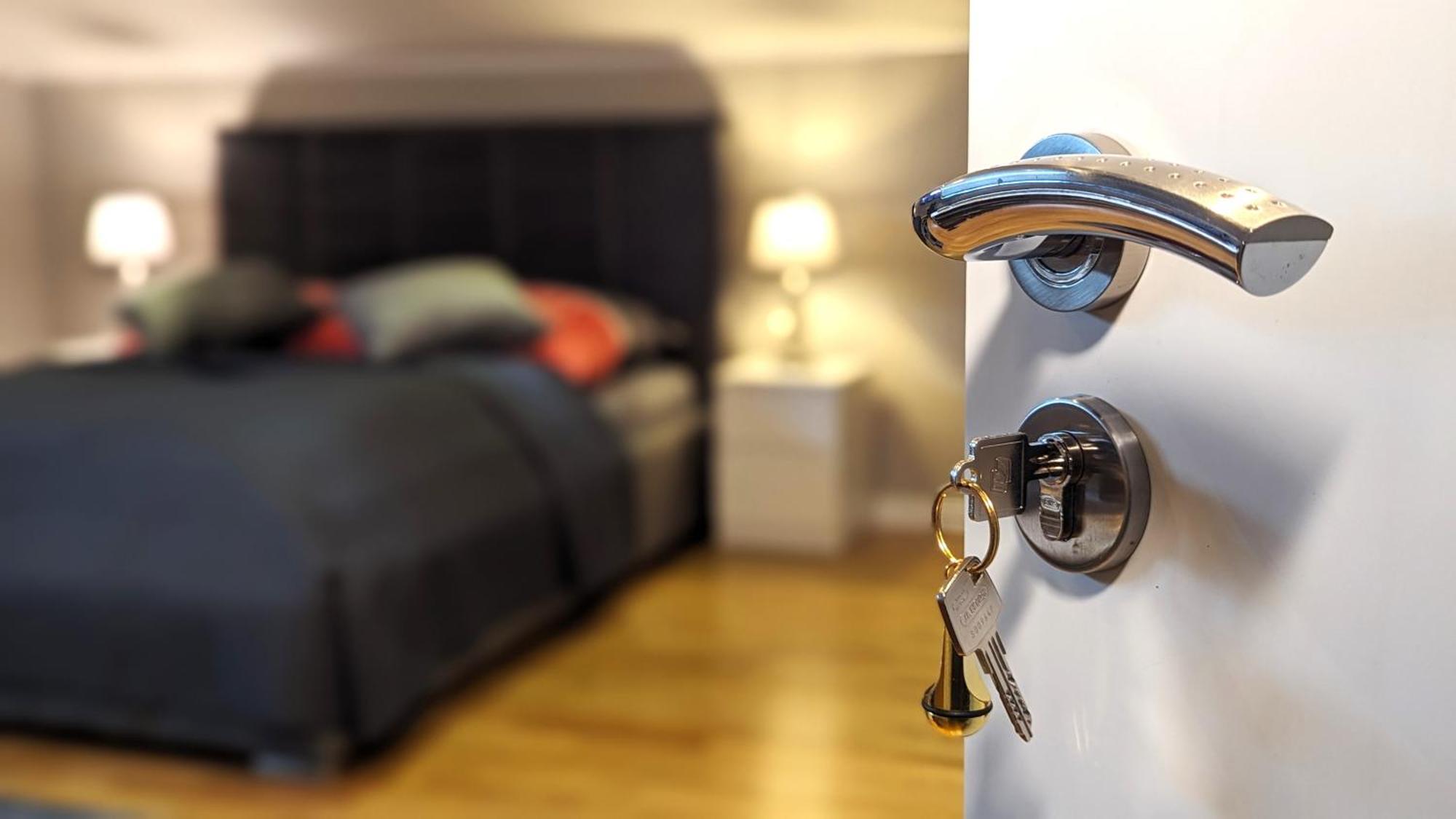 3 Rooms - Zimmervermietung Naehe Flughafen Ber - Gratis Wlan, Parken & Netflix ベルリン エクステリア 写真